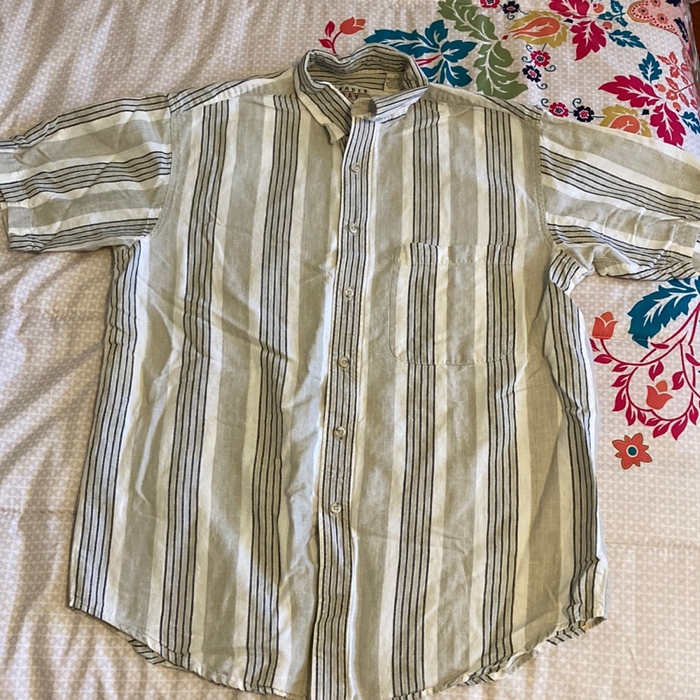 Trader Bay Vintage Striped Short Sleeve Button Up Shirt Gray Size M